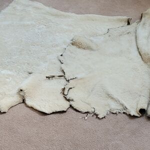 Luxurious Cream Sheepskin Throws (2)